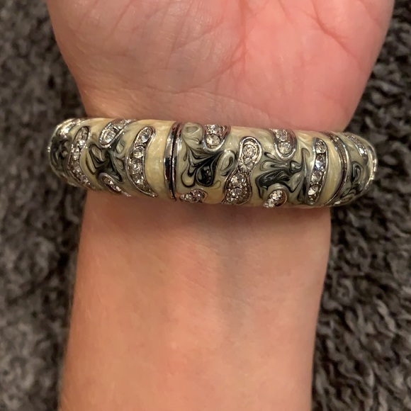 Beautiful Snake Bracelet - Picture 3 of 7